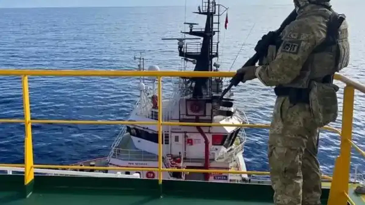 Somali açıklarında Türk Deniz Gücü’nden sondaj gemilerine güvenlik desteği
