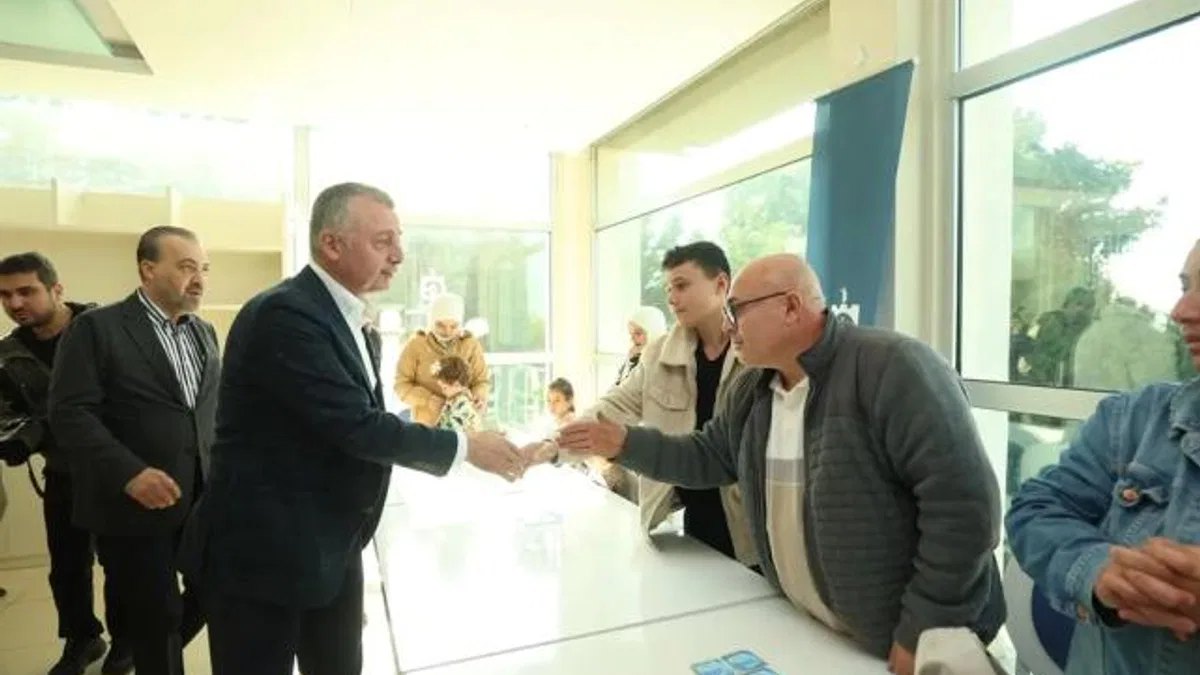 Gebze'de evlerine giremeyen ailelere moral ziyareti