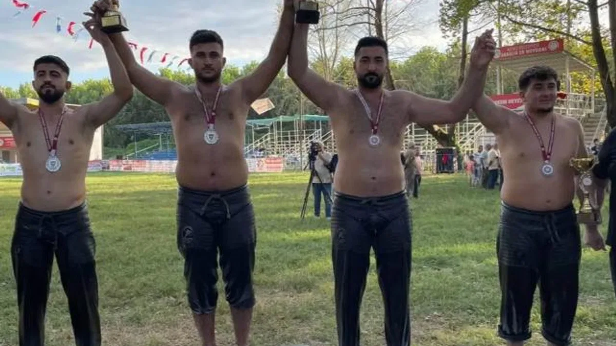Sakarya’nın pehlivanları Tarihi Akbalık Güreşleri’ne damga vurdu