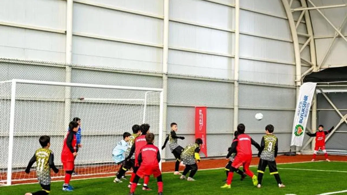Malatya'da 'Minikler Yarıyıl Futbol Şenliği' turnuvası başladı