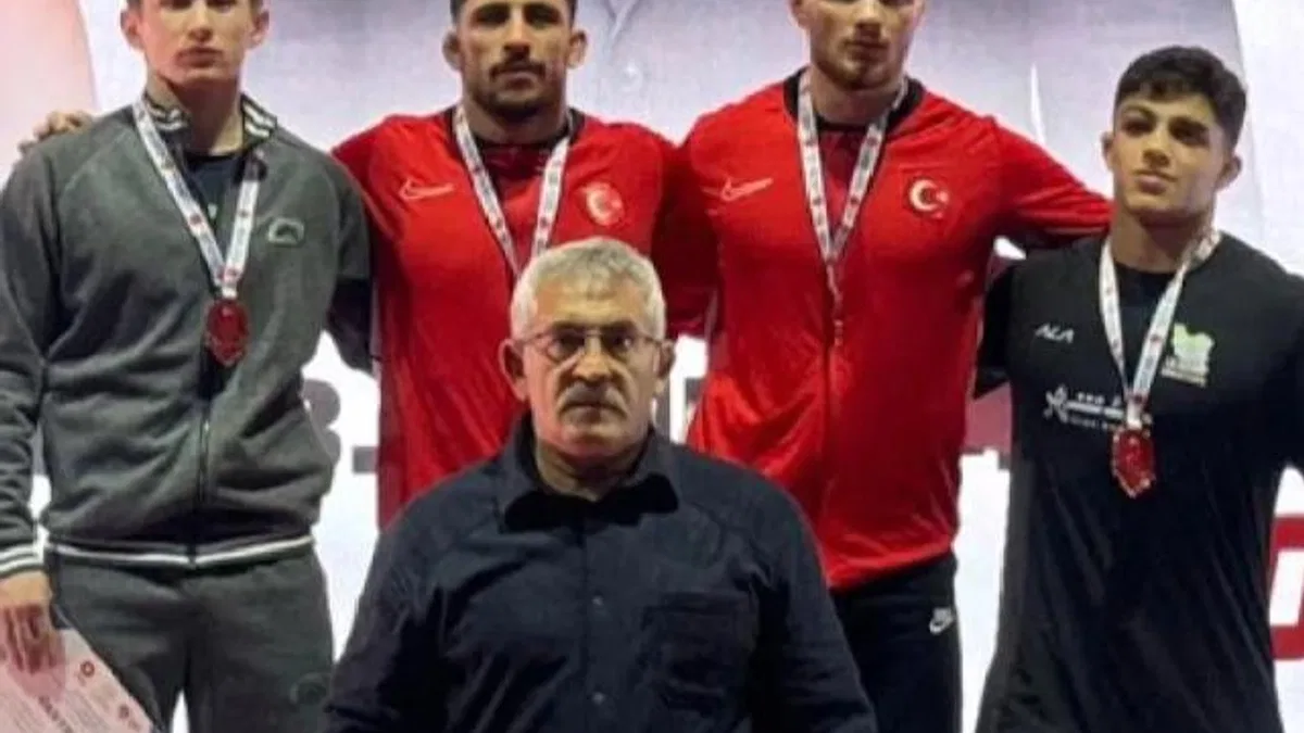 Sakaryalı sporcu Abdülsamet Antalya’da podyuma çıktı