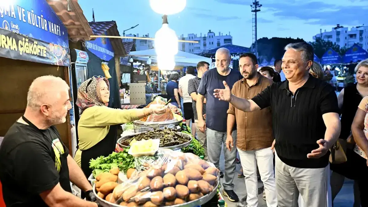Antalya Muratpaşa'da Yöreler 'Akdeniz Gecesi' ile başladı