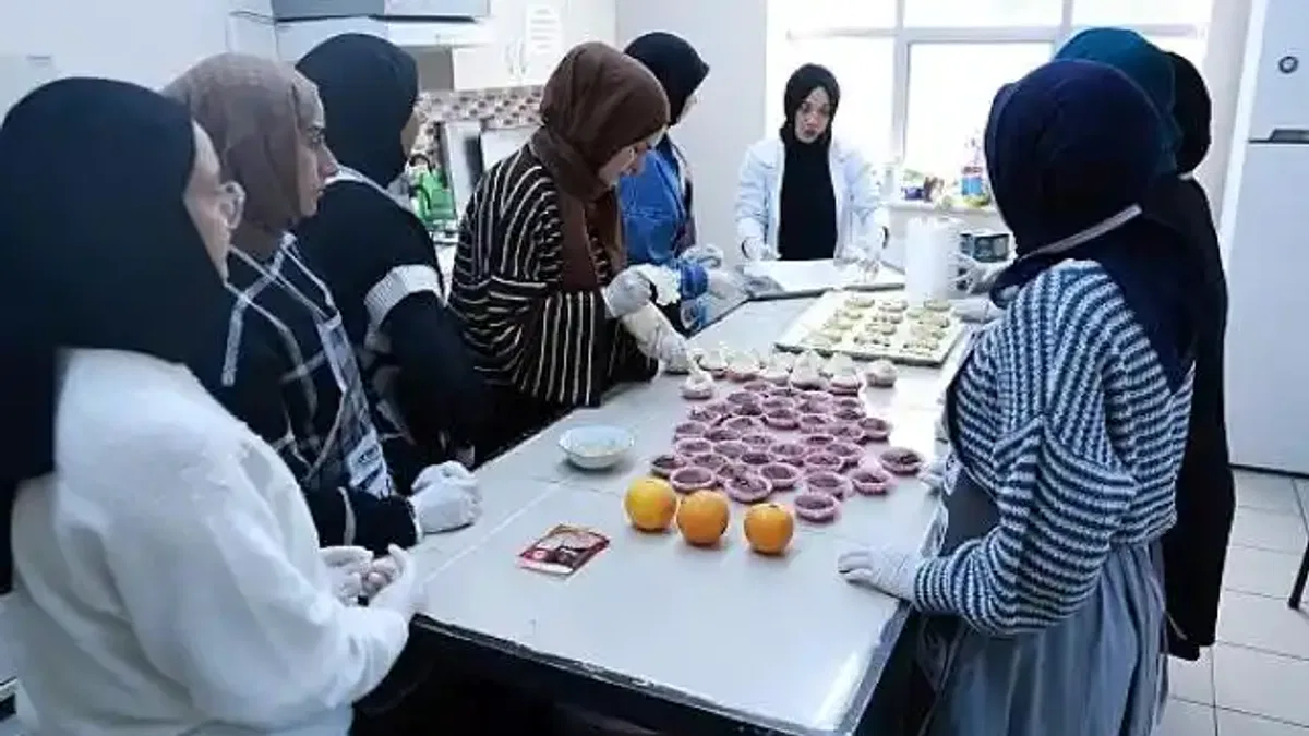 Geleceğin anneleri mutfakta becerilerini sergiledi