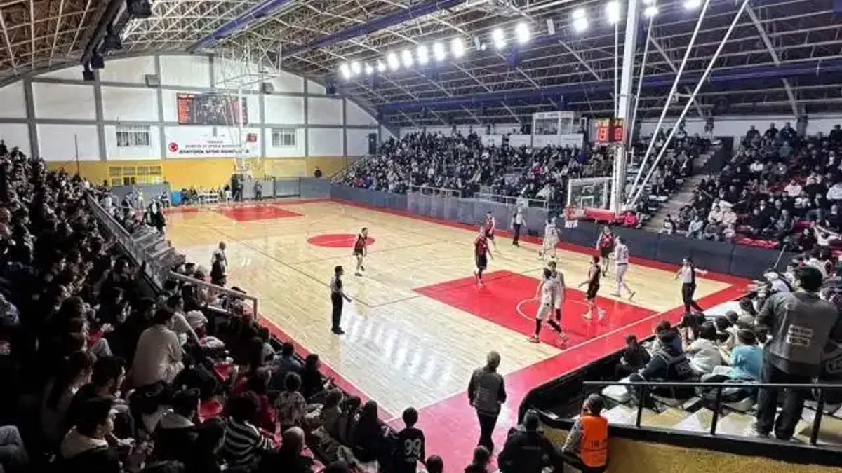 Sakarya pota perdesini Güngören'le açıyor