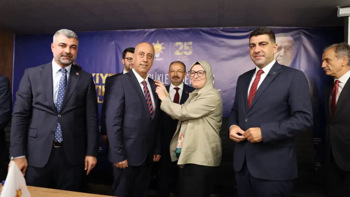 YRP Mardin İl Başkanı Mahmut Özer AK Parti’'e katıldı