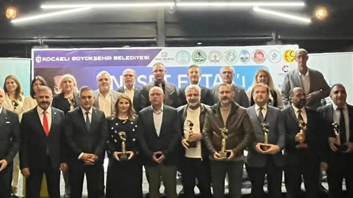 “Bozkırın Tezenesi” Kocaeli’de türkülerle anıldı