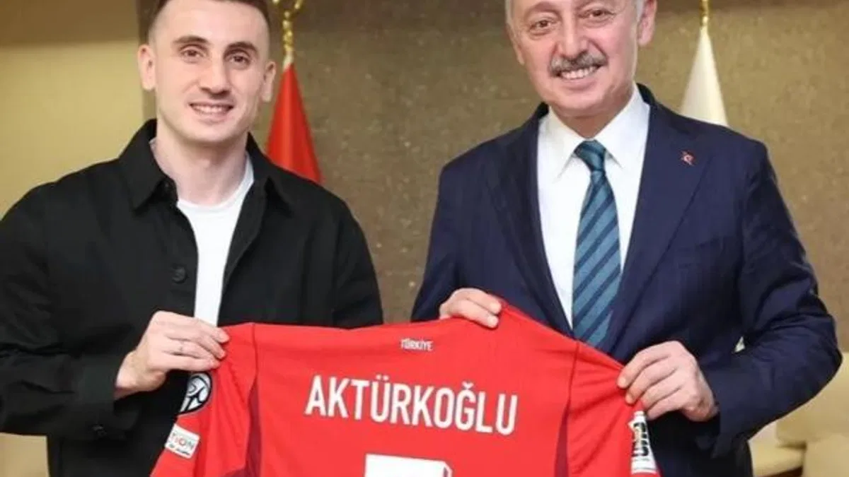 Kocaeli'nin gururundan Başkan Büyükakın’a Milli forma