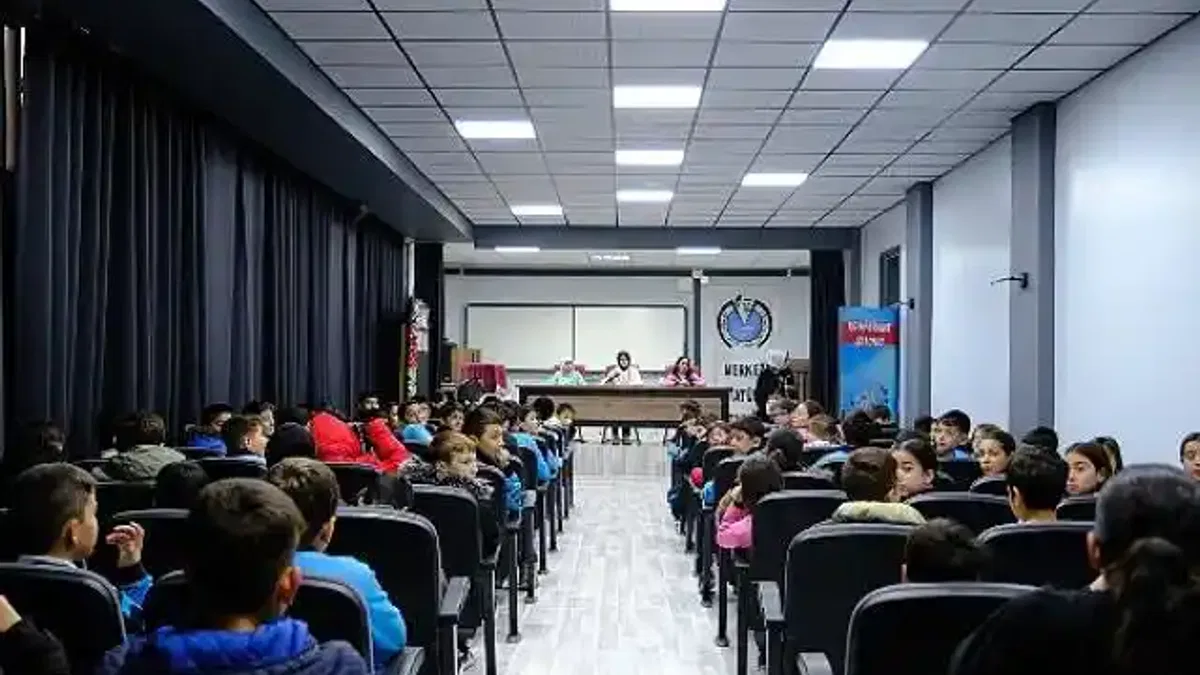 Konya Büyükşehir Çocuk Meclisi, İlçe Ziyaretleriyle Öğrencilere Ulaşıyor
