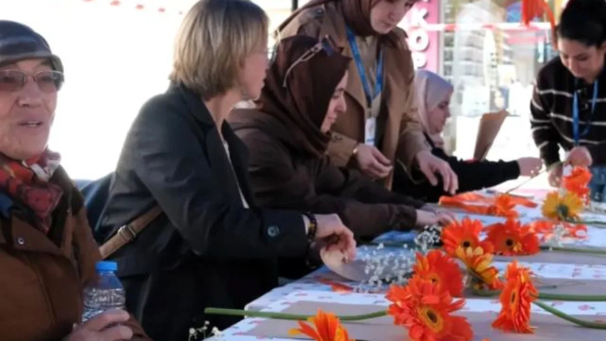Kocaeli'den kadına şiddete turuncu farkındalık