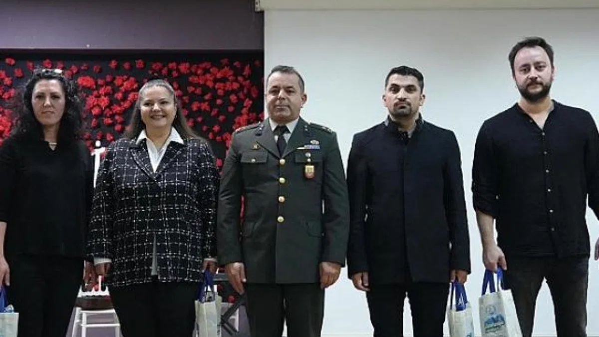 Burhaniyeli öğretmenler yemekte buluştu
