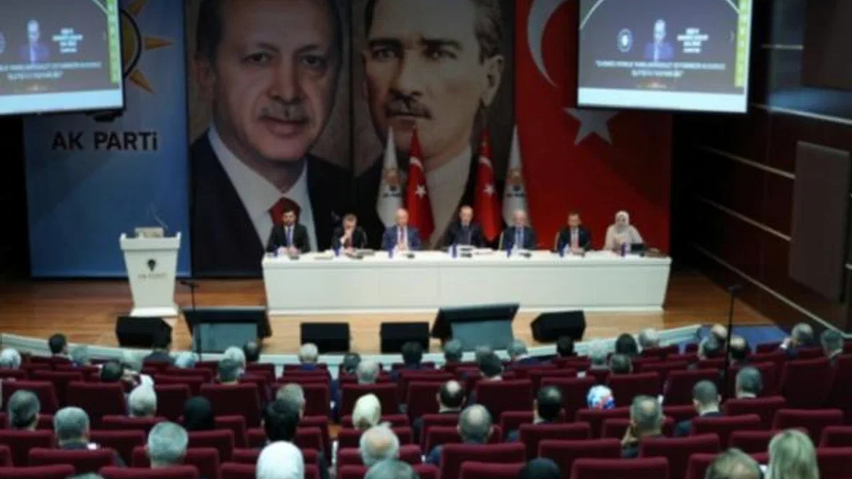 AK Parti MKYK toplantısı 3 saat sürdü