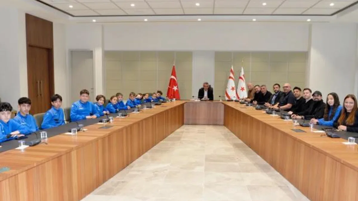 KKTC Cumhurbaşkanı Erhürman, sporcularla buluştu