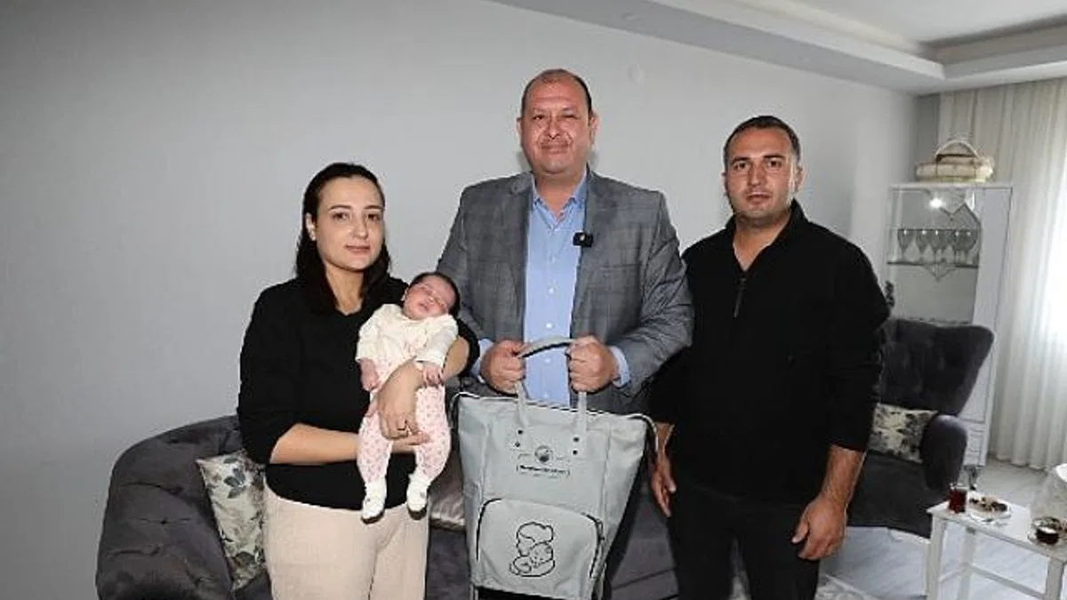 Bebeklere İlk Hediye Menderes Belediyesi'nden