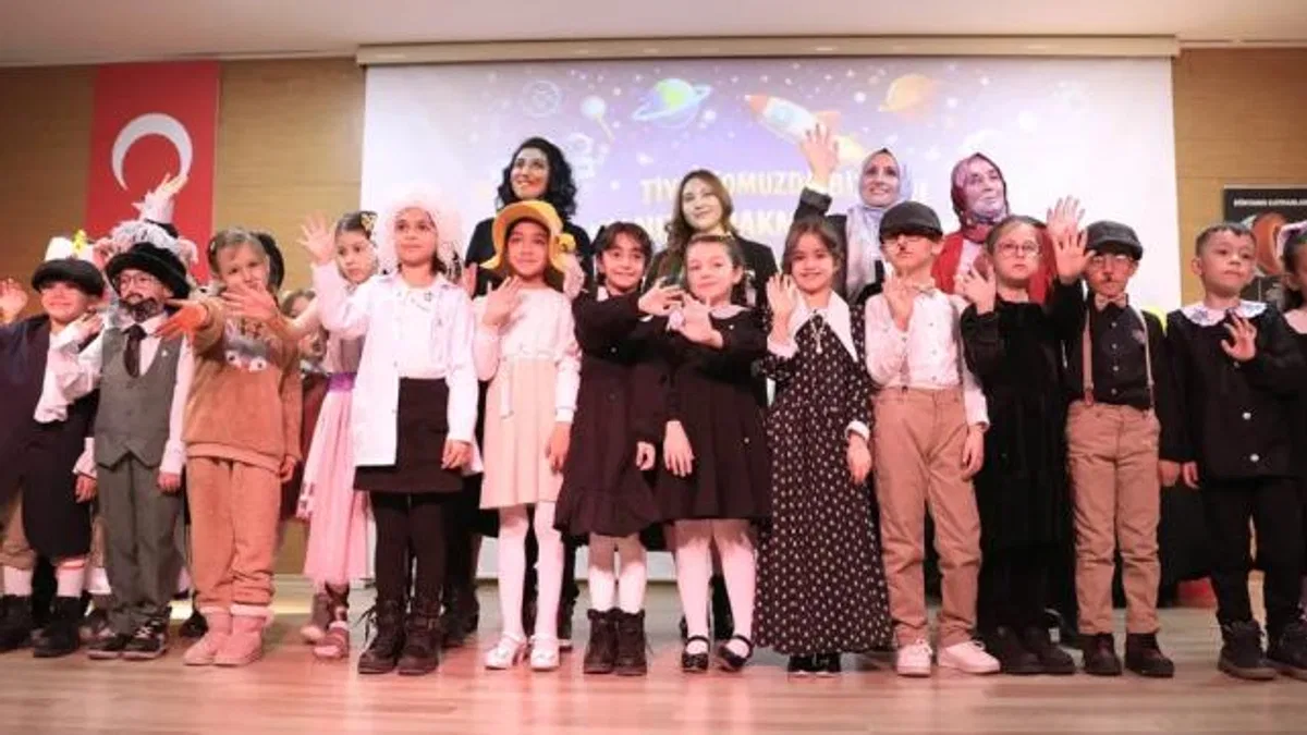 Minik öğrenciler Keçiören Belediyesi’nde bilimi sahneye taşıdı