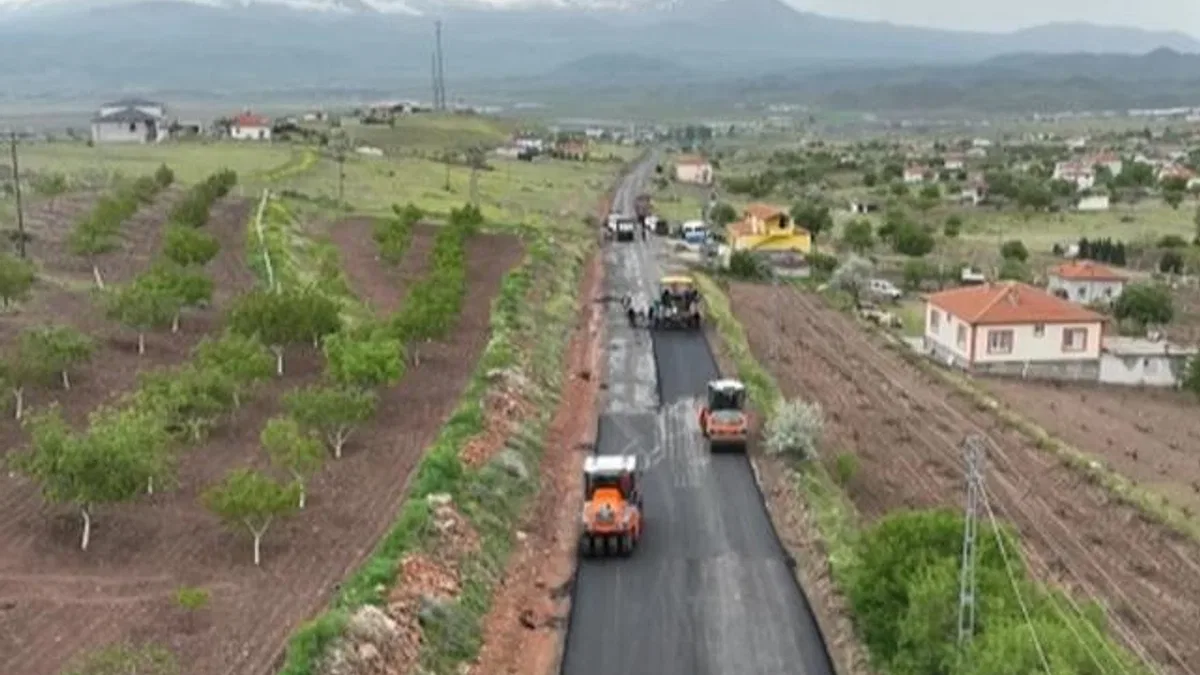Kayseri Büyükşehir'den 10 milyon liralık asfalt çalışması