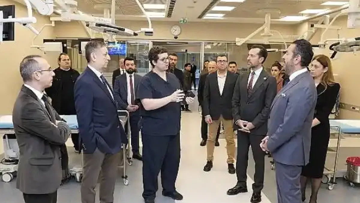 Medtronic, Koç Üniversitesi Hastanesi ve RMK AIMES, Robotik Asiste Cerrahi Alanındaki İş Birliği ile Türkiye'de Bir İlke İmza Atıyor