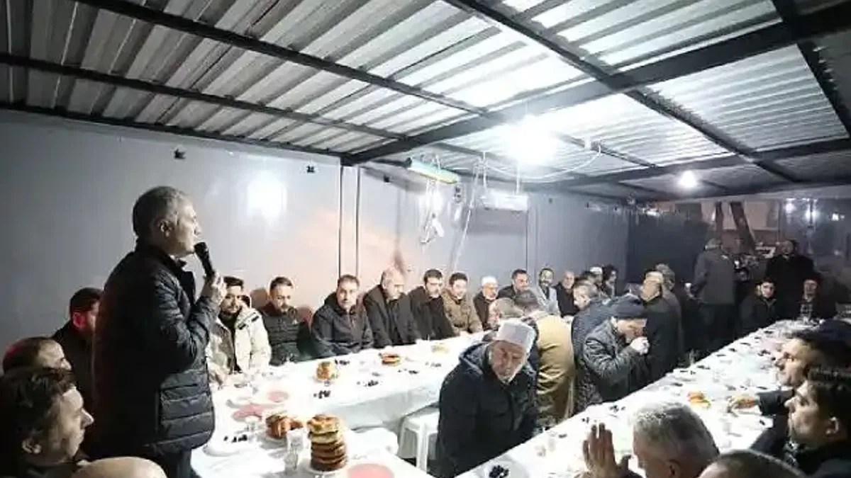 Bereket Sofrası Mevlana Camiinde Kuruldu