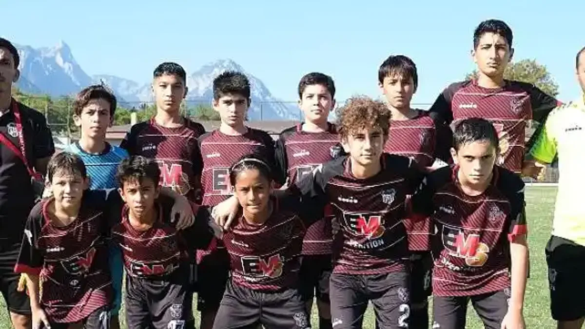 Kemer Belediye Spor fırtına gibi