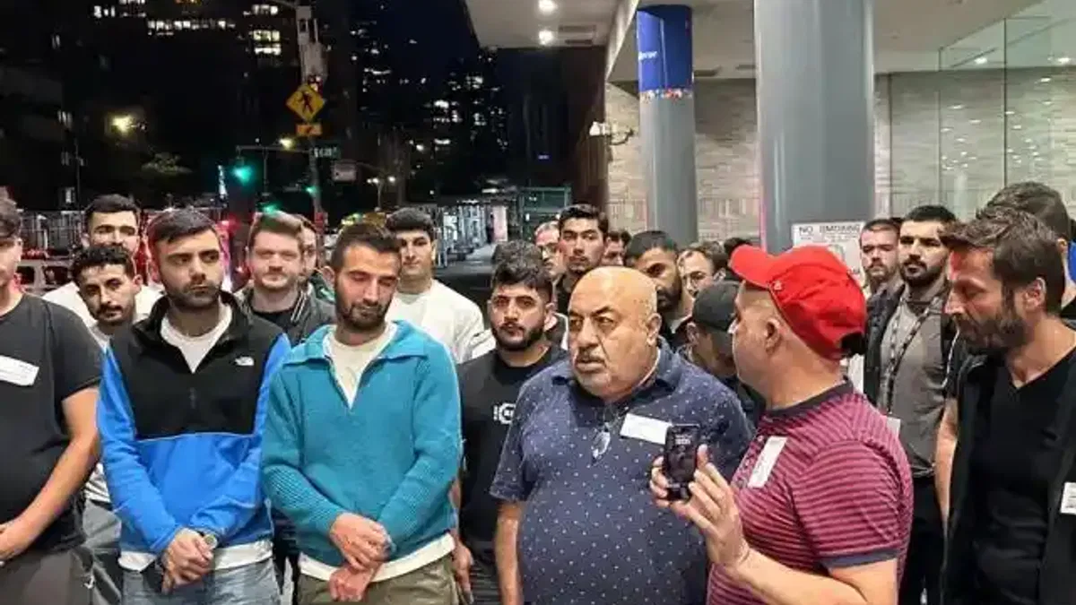 New York’ta Türk pedicabçı gözaltında fenalaştı!