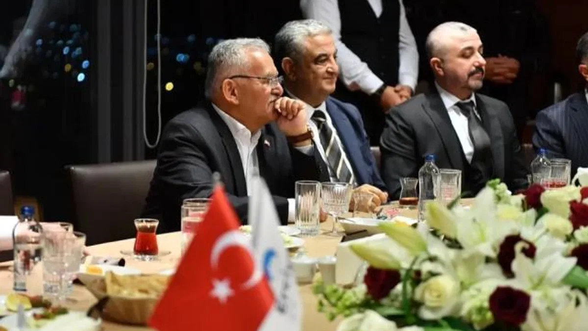 Kayseri iş dünyası Başkan Büyükkılıç'ı iftar sofrasında ağırladı