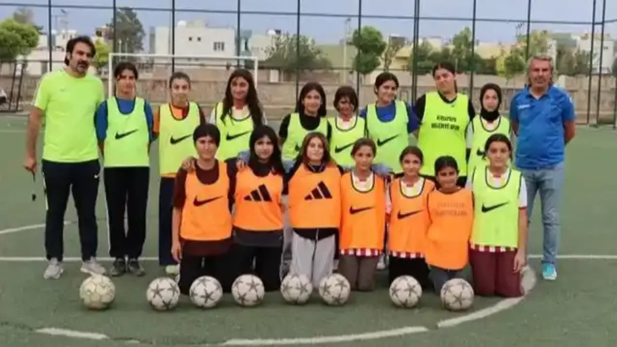Mardinli genç kızlar sahada
