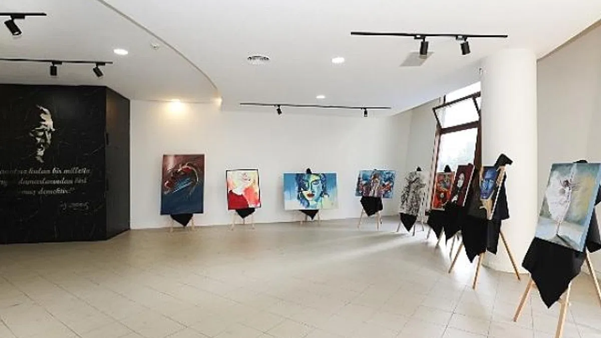 Narlıdere Belediyesi, Kadına Yönelik Şiddete Karşı Uluslararası Mücadele Günü kapsamında 26 Kasım'da sergi açılışı, söyleşi ve müzik dinletisi etkinlikleri düzenleyecek.
