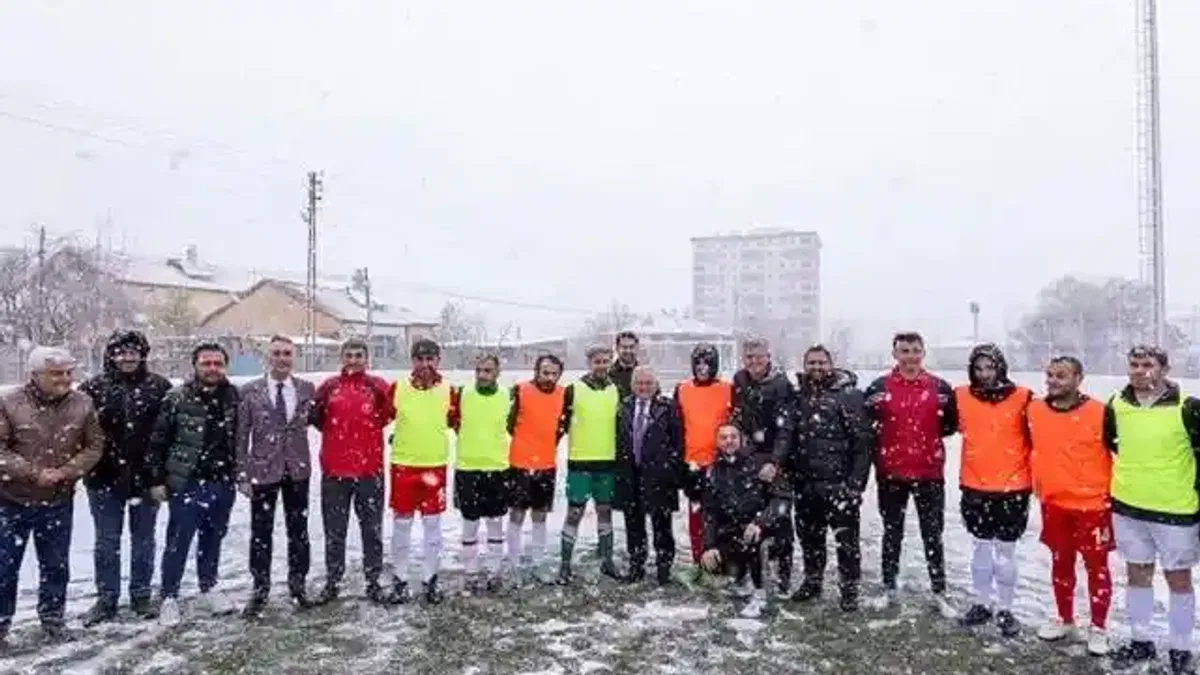 Memduh Büyükkılıç'tan görme engelli milli takıma ziyaret