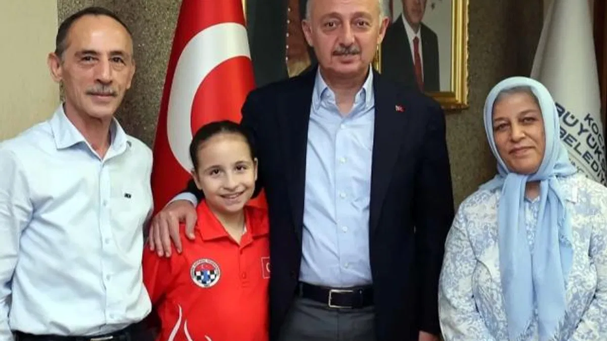 Kocaeli'de Başkan Büyükakın genç şampiyonla buluştu