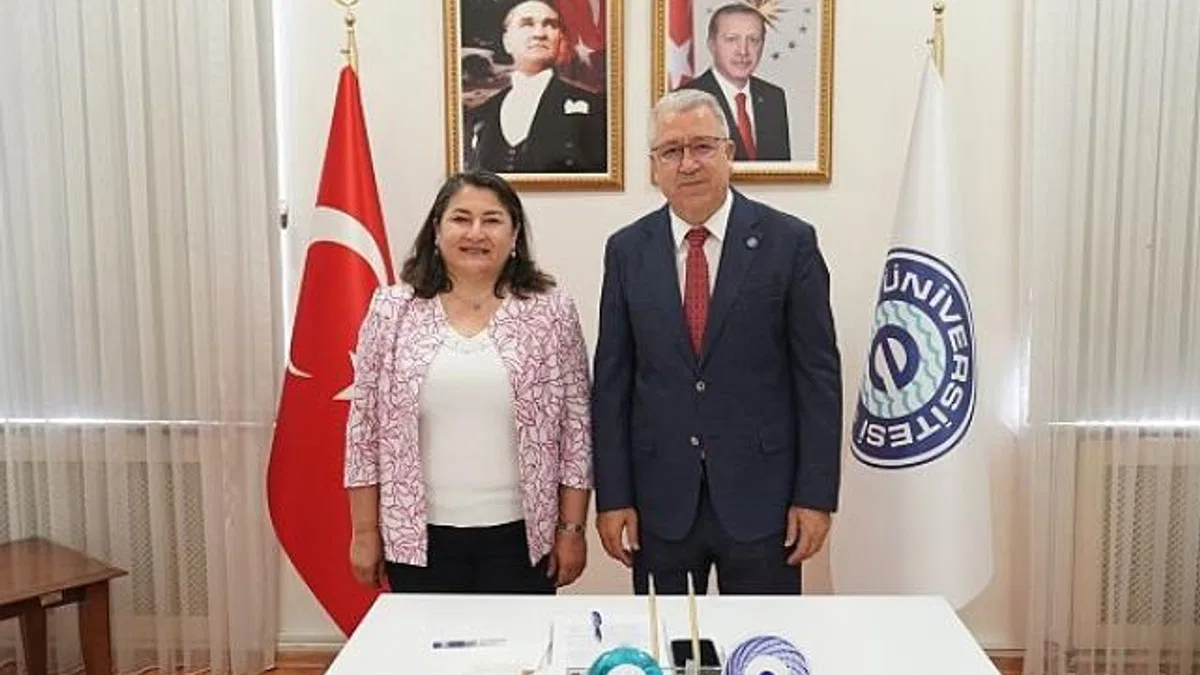 Üniversiteli Gençlerin Üreme Yaşam Planı'na Yönelik Üreme Sağlığı Projesine TÜSEB'den destek