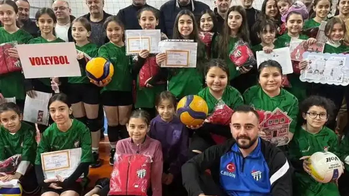 Artvinspor Kadın Voleybol Takımı 1 yaşında