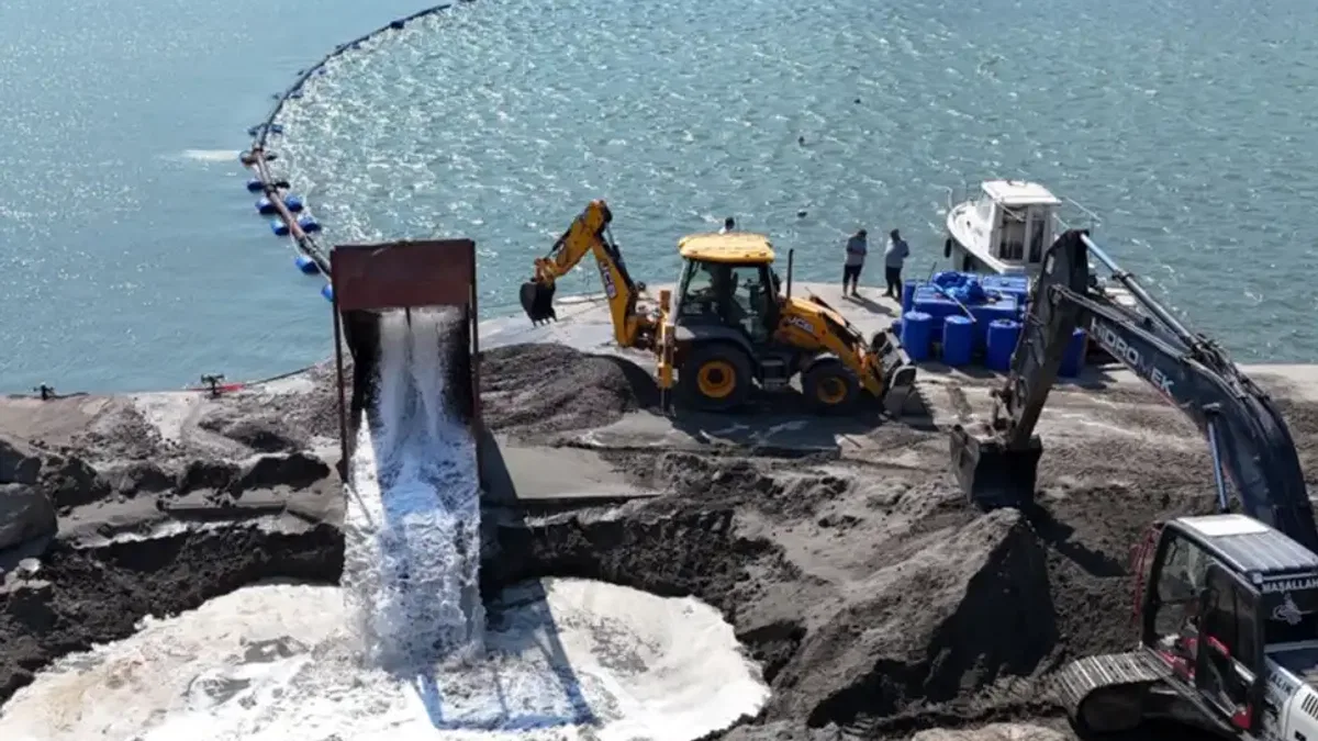 Samsun Atakum'da Deniz Tabanı Temizliği Kıyıları Güçlendiriyor