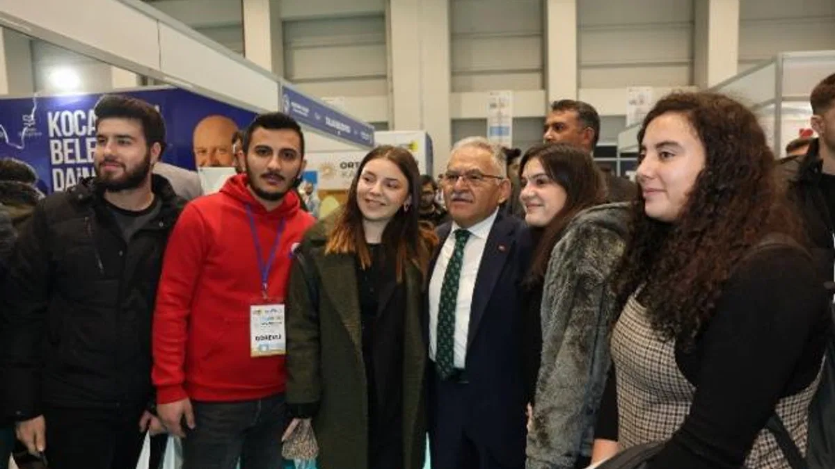 Büyükşehir’in Kayseri Kariyer Merkezi Projesi ile 5 bin 757 kişi iş buldu