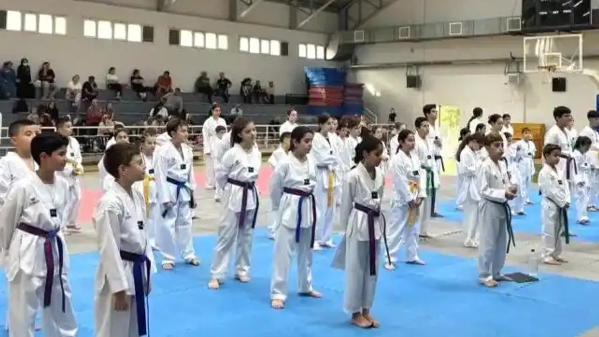 İzmir Bornova'da kuşak terfi sınavı heyecanı