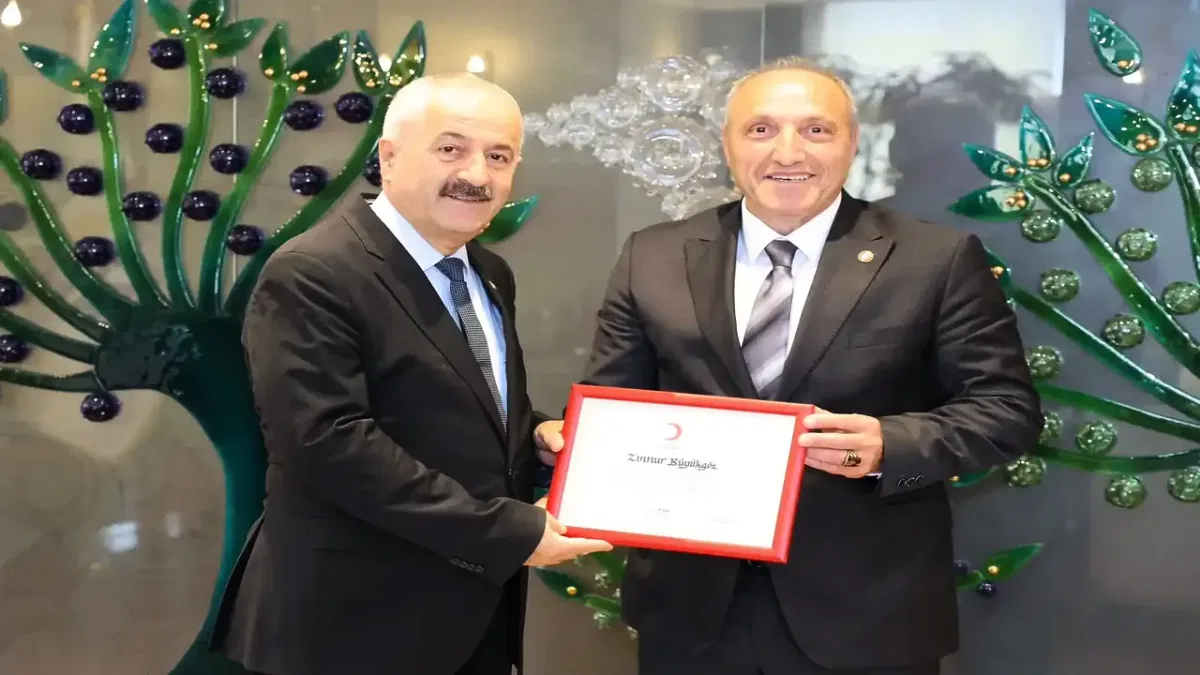 Kızılay'dan başkan Büyükgöz'e teşekkür belgesi