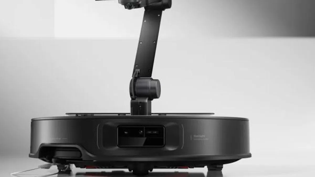 Dünyada bir ilk: İşte robot kollu robot süpürge!