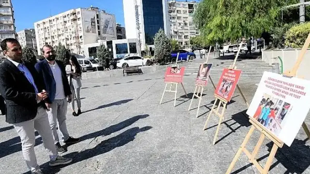 Bornova'da yoksullukla mücadele için farkındalık sergisi