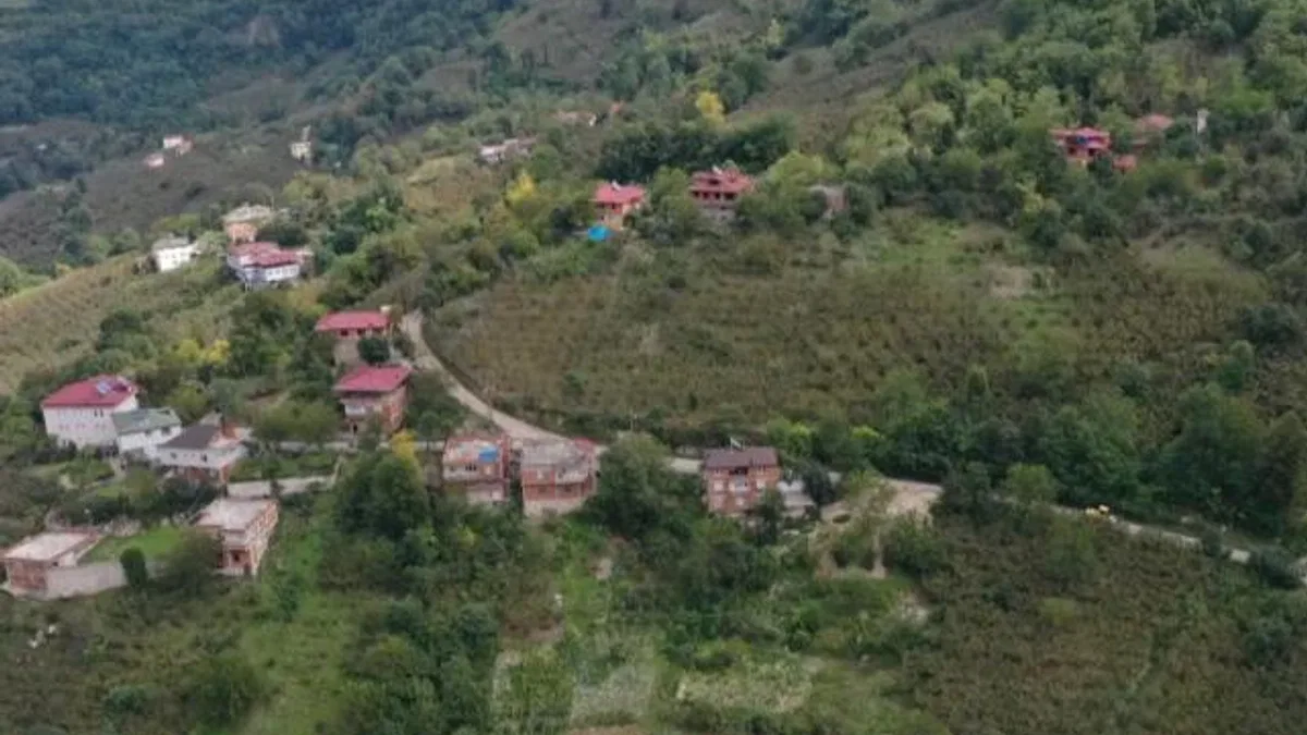 Çamaş’ta 4 mahalleye hitap eden grup yolu asfaltla buluştu