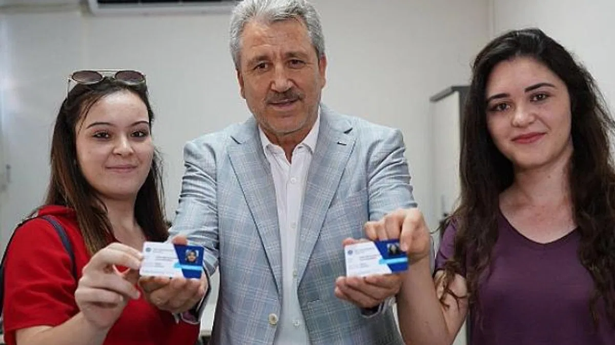Ege Üniversitesinin 'Mezun Kart' uygulaması yoğun talep görmeye devam ediyor