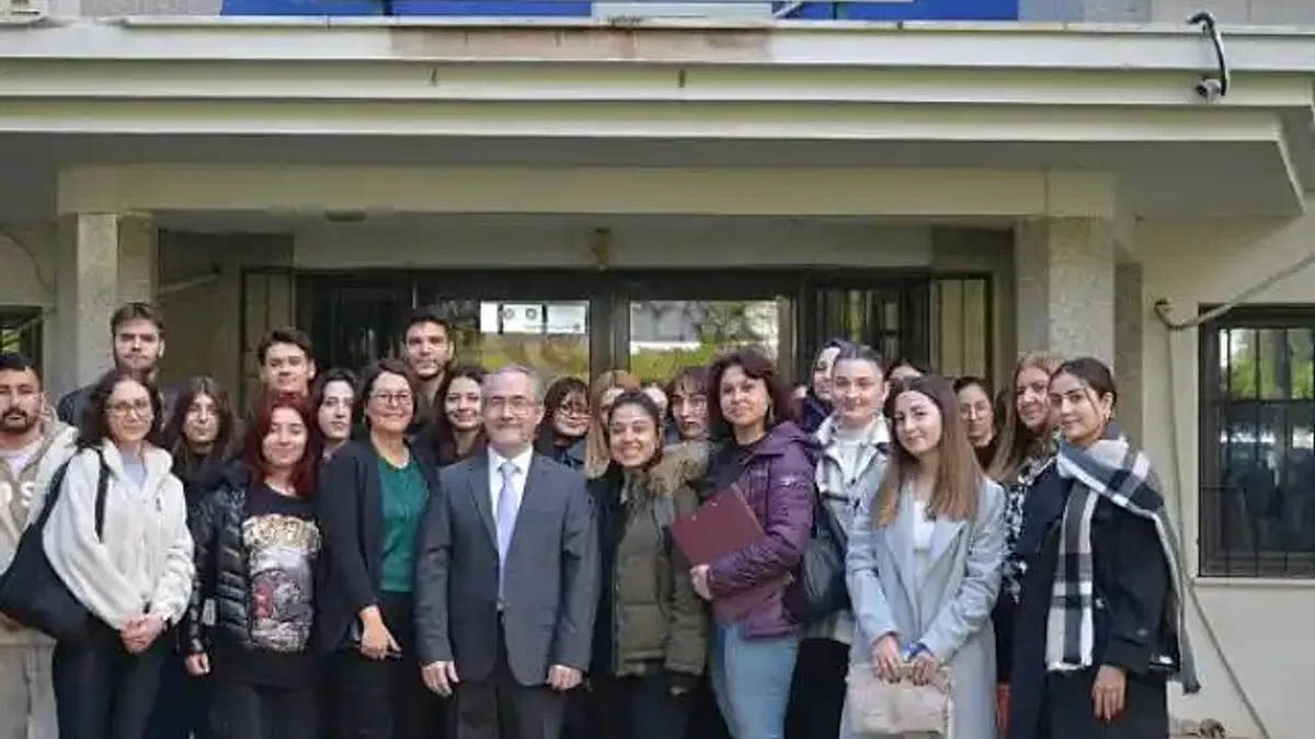 EÜ'de öğrencilere yurt dışı eğitim olanakları anlatıldı