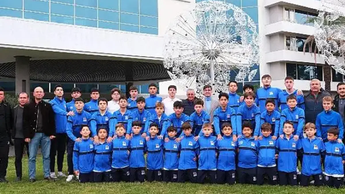 Başkan Topaloğlu'ndan futbolculara kahvaltı