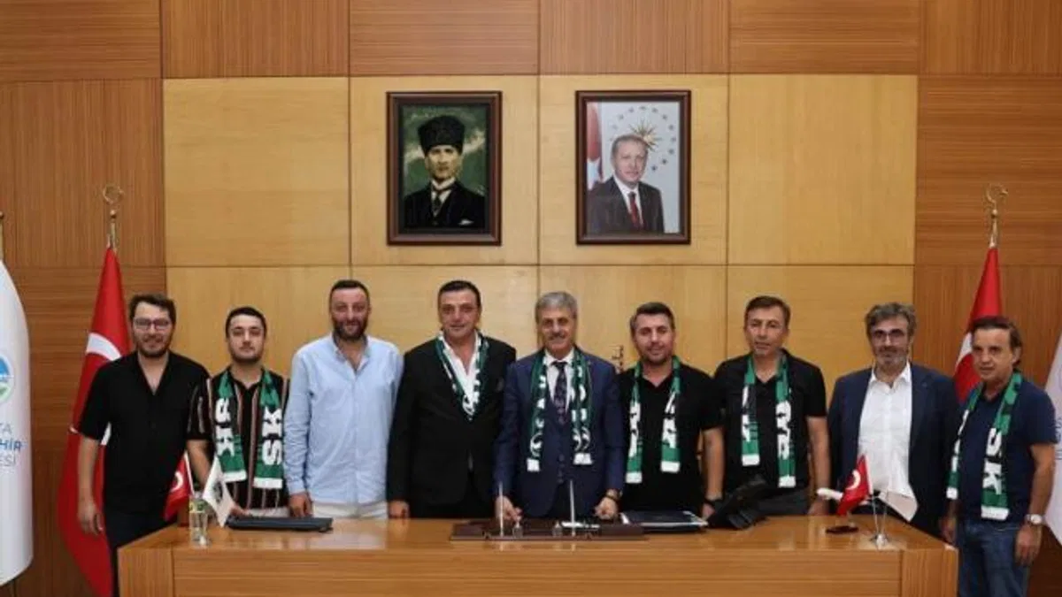 Sakaryaspor’un yeni yönetimininden Başkan Alemdar'a ziyaret