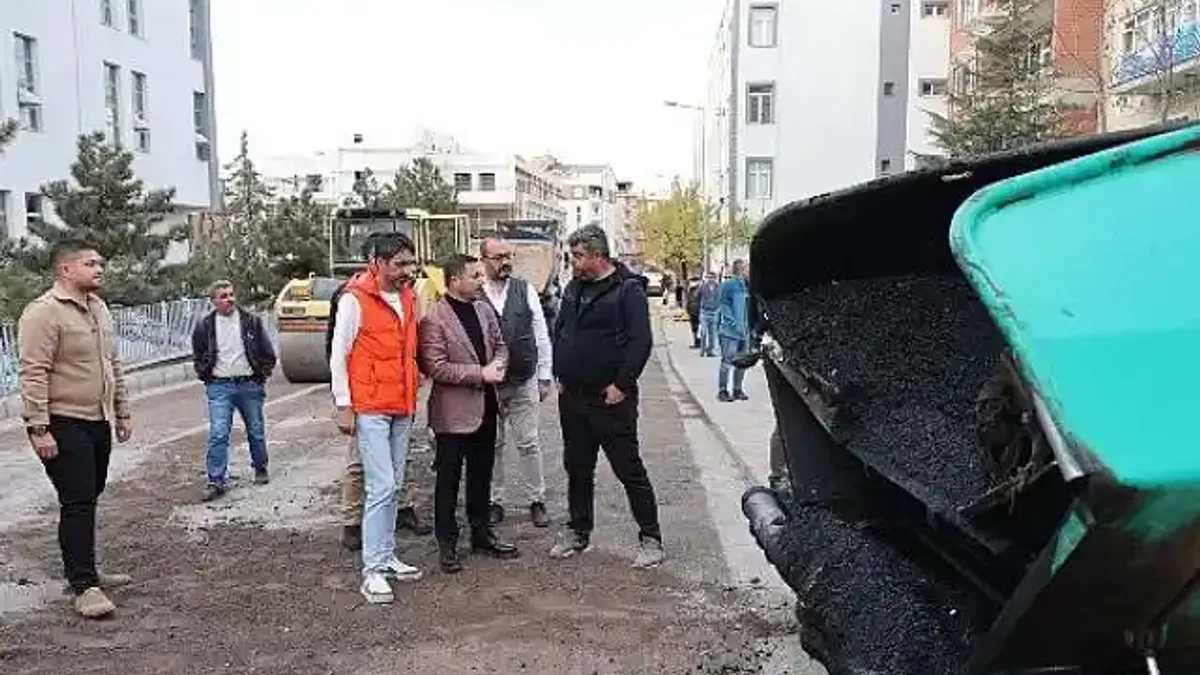 Yeni Mahalle Gürbüz Sokak'a sıcak asfalt serildi