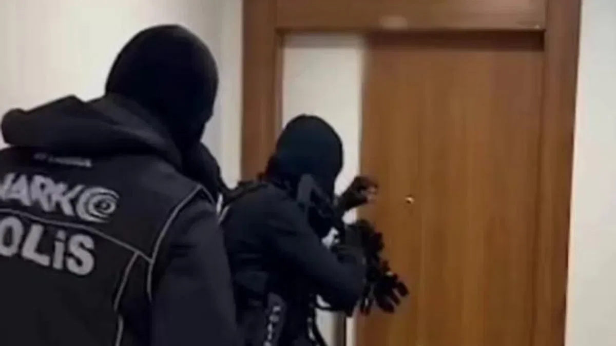İstanbul’da uluslararası narkotik operasyonu... Kırmızı bültenle aranan şüpheli yakalandı