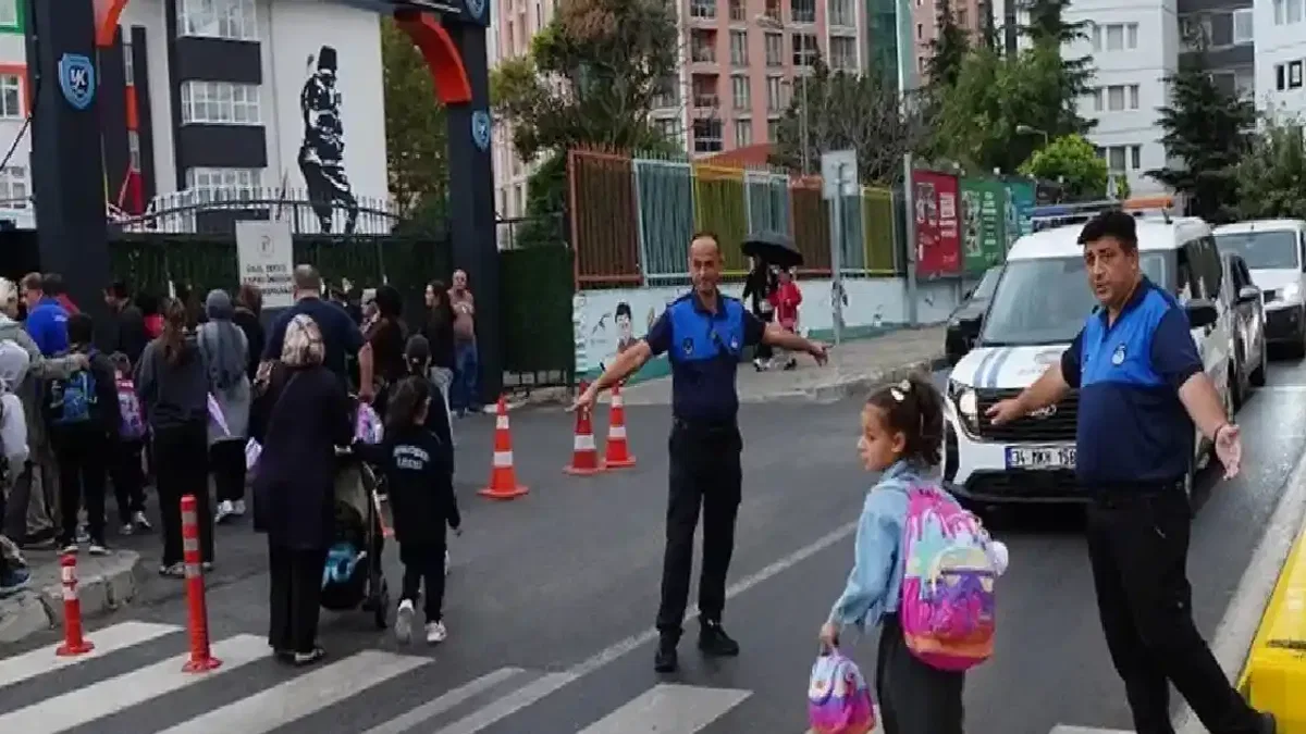 İstanbul Beylikdüzü’nde okul çevrelerinde güvenlik artırıldı