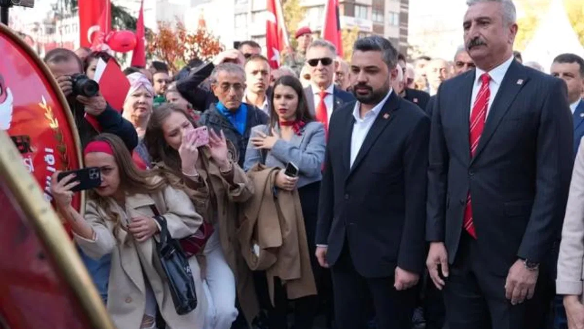 CHP Bursa İl Başkanlığı Cumhuriyet'in 101. yılını coşkuyla kutladı