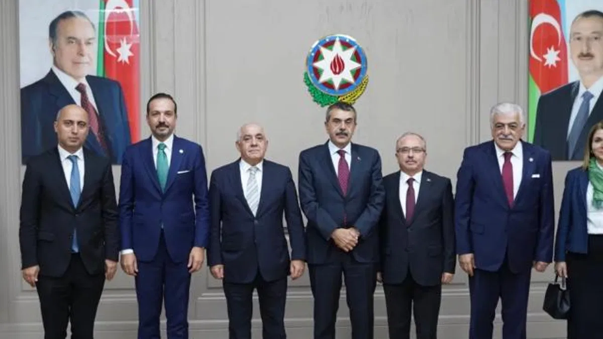 Azerbaycan Başbakanı Asadov, Bakan Tekin'i ağırladı