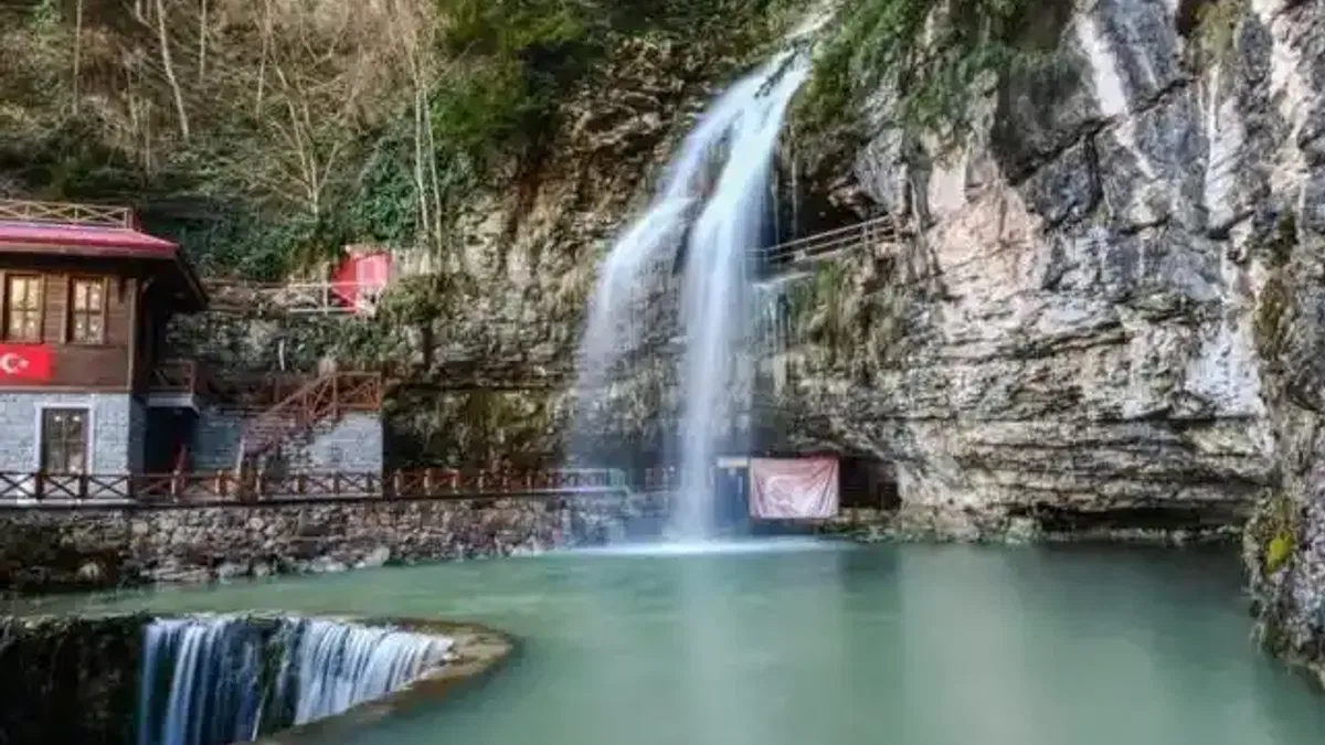 Trabzon’un tarihi ve doğal güzelliklerine ziyaretçi akını