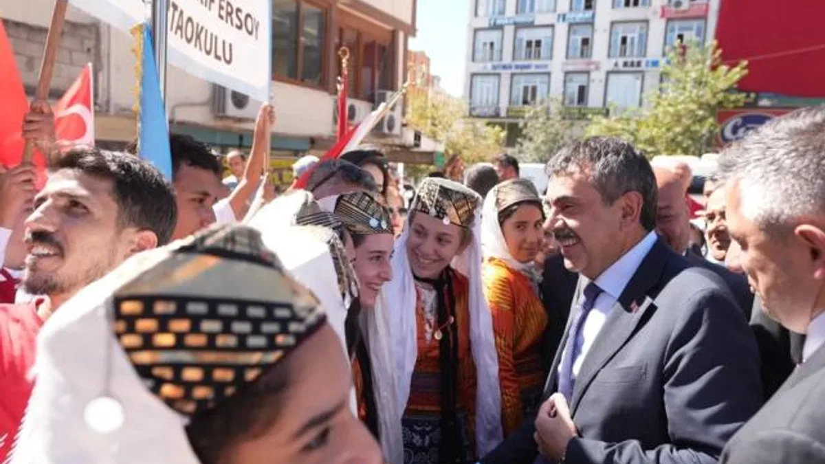 Bakan Tekin, 26. Besni Eğitim Bayramı'nda konuştu