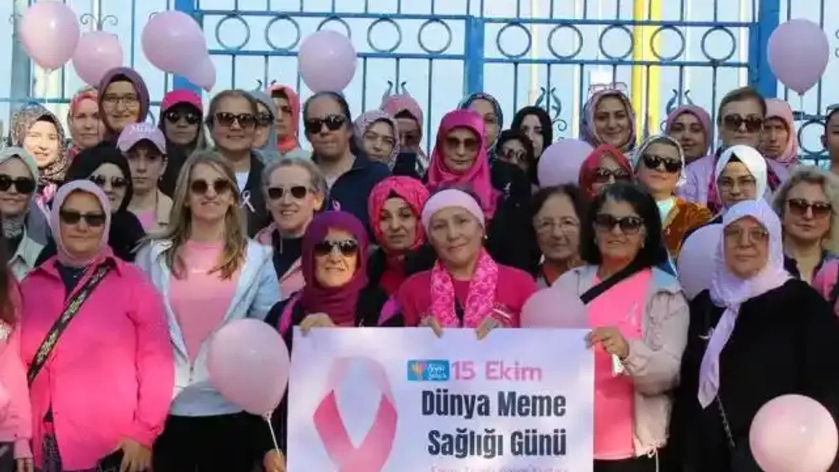 Kocaeli'de meme kanserine “pembe kurdele” ile dikkat çektiler