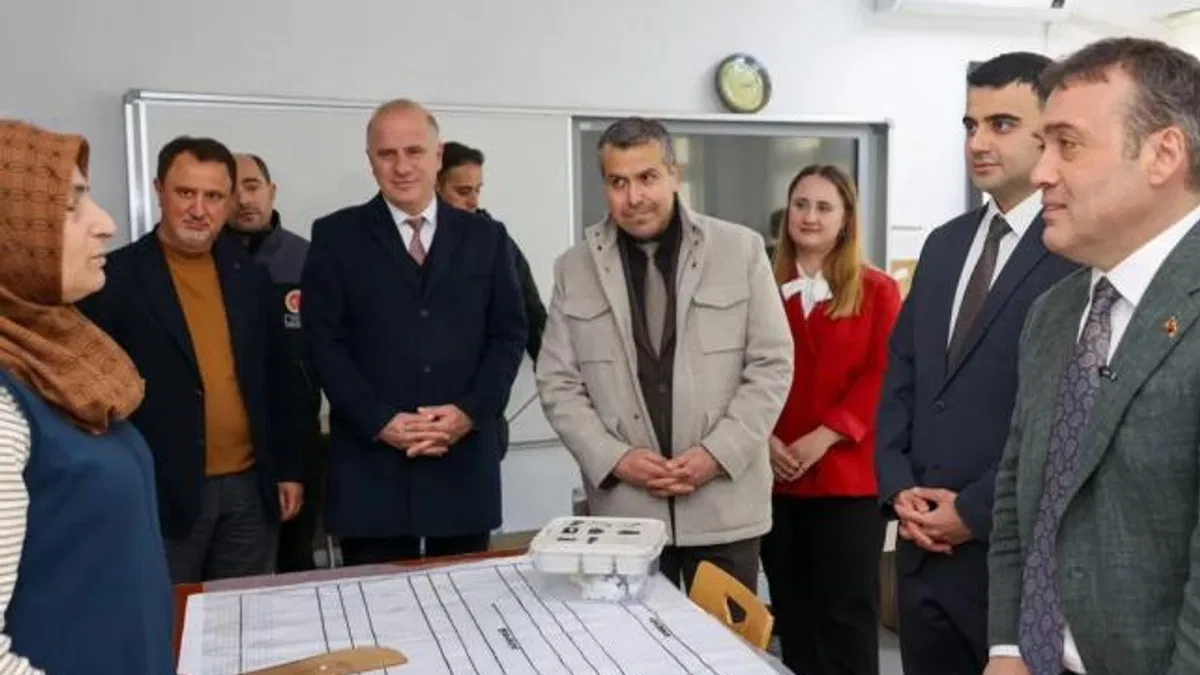 Bilecik Valisi Sözer'den Osmaneli HEM'e ziyaret